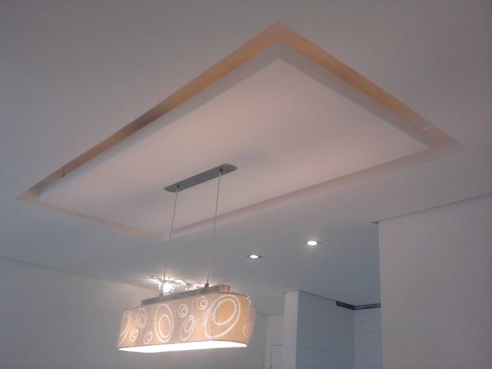 Gesso Família Iluminação no forro em cima da mesa de jantar Moldura De Gesso Para Sala De Jantar ~ Gesso Família Iluminação no forro em cima da mesa de jantar