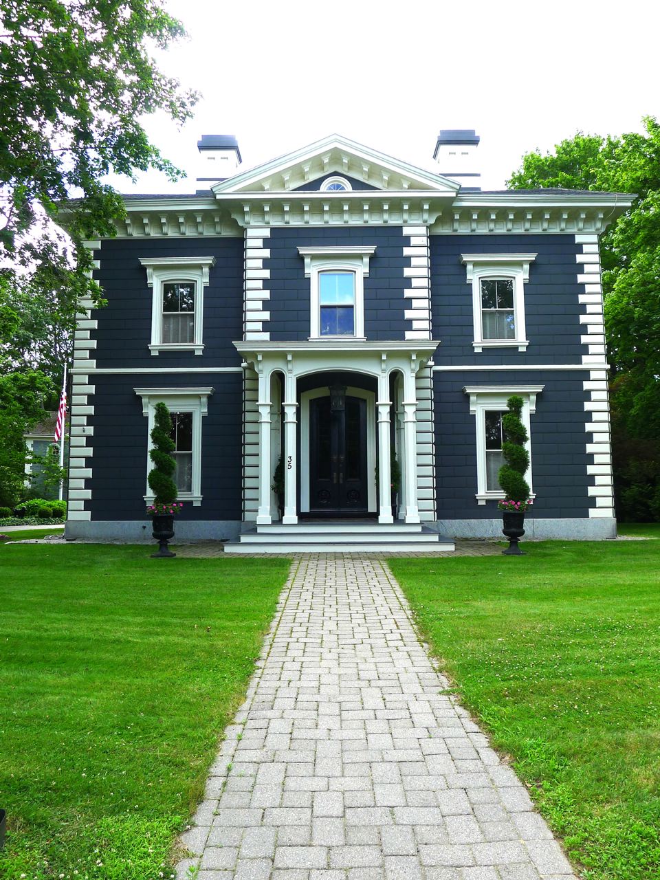 An Urban Cottage Kennebunk, Maine