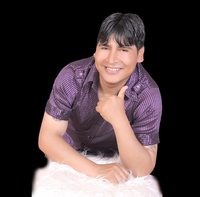 http://4.bp.blogspot.com/-N608CtYZw8o/UZetE8ckL9I/AAAAAAAAGuk/vhDupln1ab4/s1600/ronald-gutierrez-genio-de-america-huayno-cusco-peru-arpa-folklore-andino..png