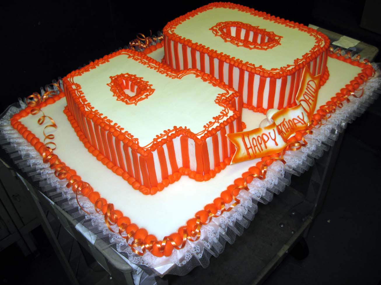 Hansen's Cakes It's always fun here at Hansen's Cakes!