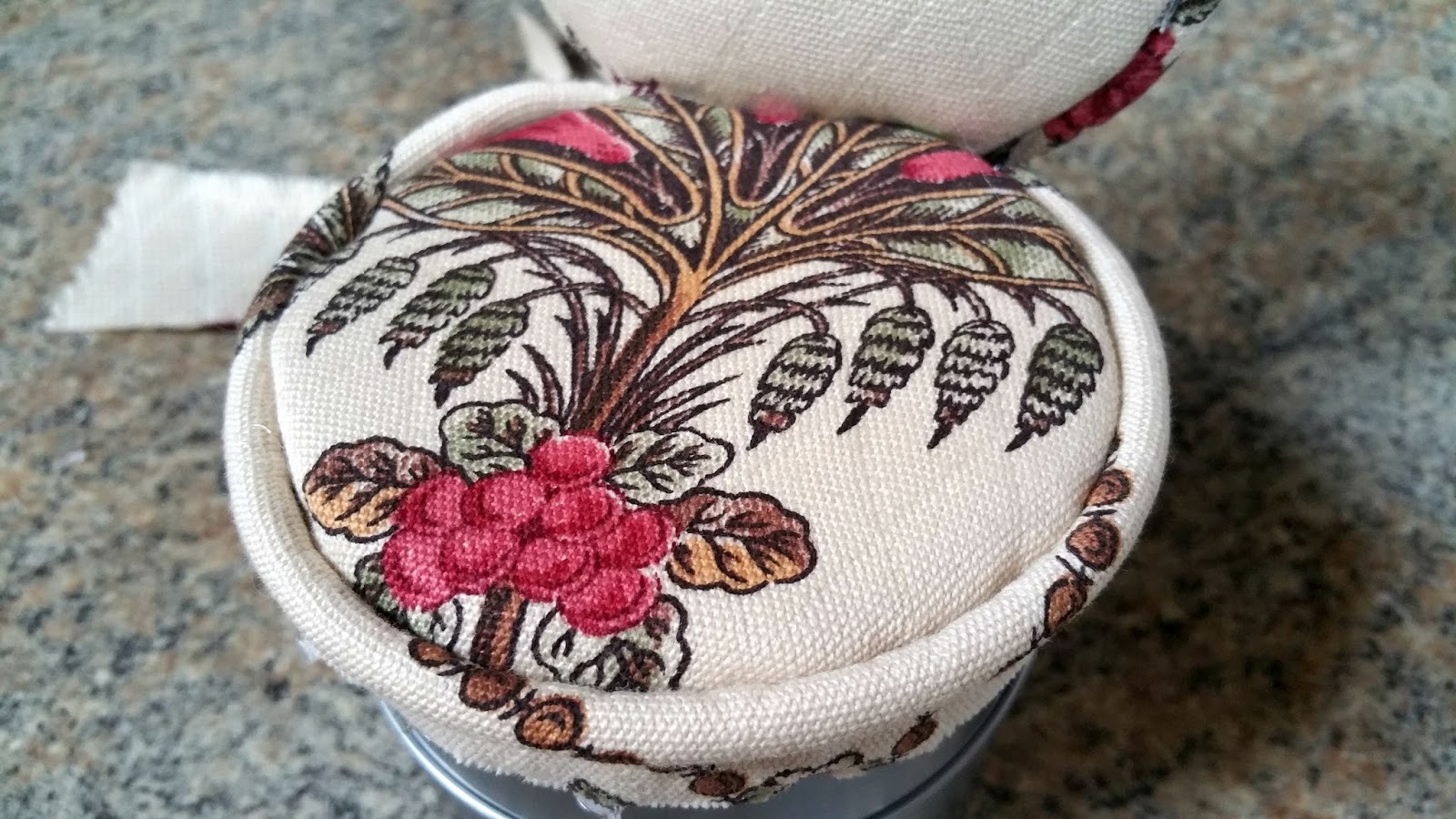 Pin Cushions from Tuna Cans Redo It Yourself Inspirations Pin Cushions from Tuna Cans