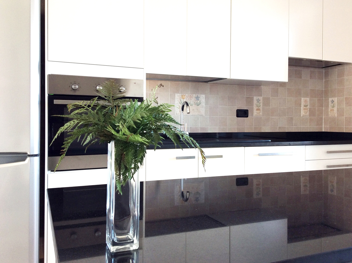 Cucine moderne bianche e nere: le cucine moderne colorate. cucina ...