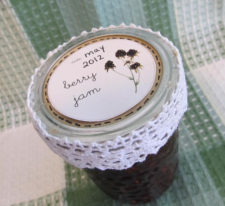 Queen B Creative Me Jam Jars Dressed Up and Ready to Give Away!