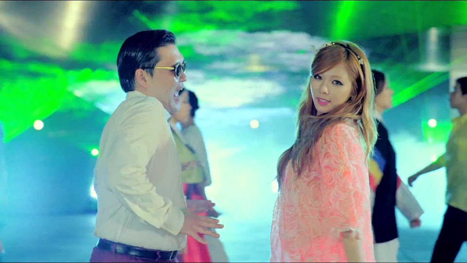 Hyuna "Gangnam Style" Makeup Tutorial - From Head To Toe