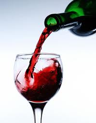 beneficios de tomar vino