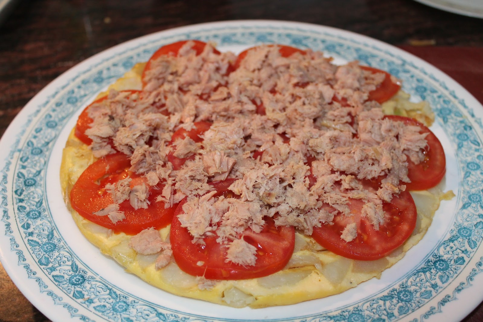 Mis Recetas Tortilla rellena de tomate y atún