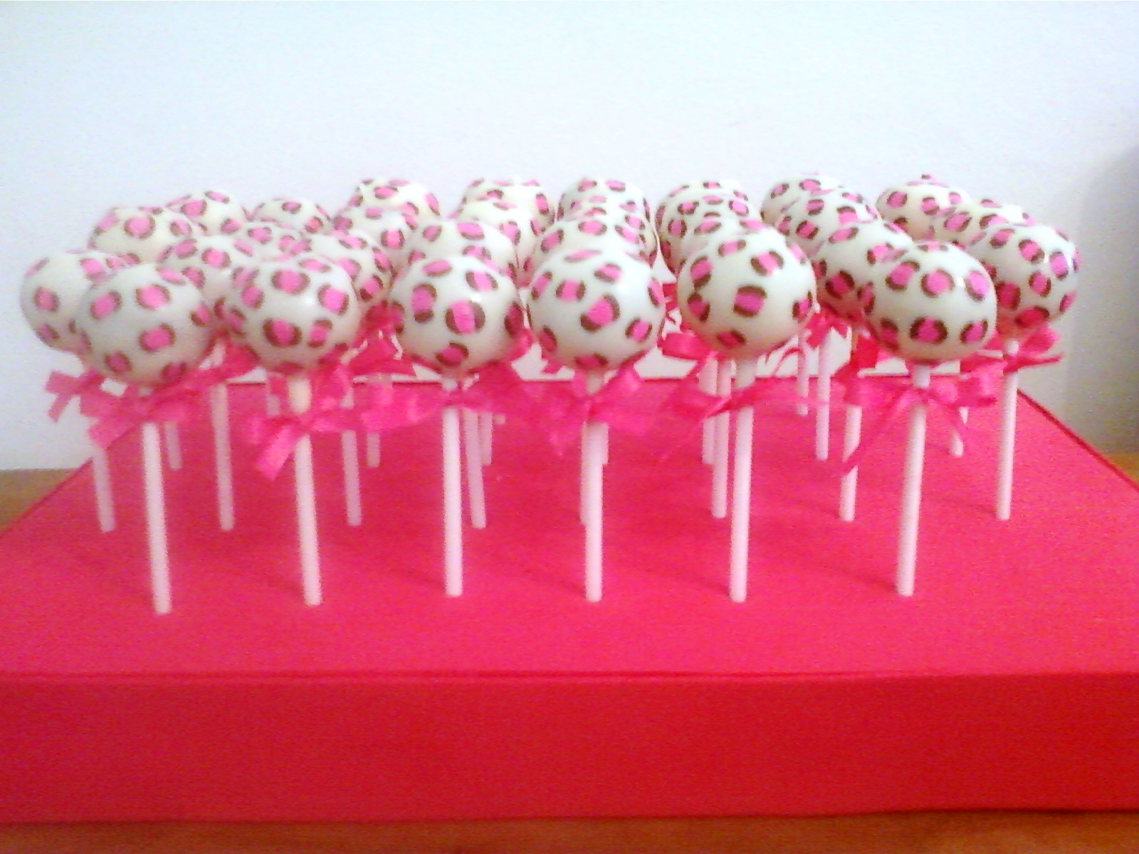 pink baby shower cake pops Pop Cakes Animal Print para Michelle!!!