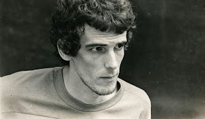 Música de Brasil en Español: Luis Alberto "Flaco" Spinetta canta Saliendo de mí (Ivan Lins-Vitor Martins)