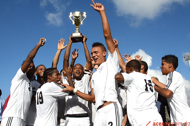  RD vence a Haití en histórico partido de fútbol en SC