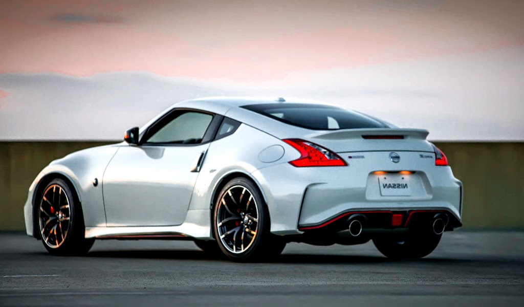 2015 Nissan 370Z Nismo Rear View 2015 Nissan 370Z Nismo Rear View