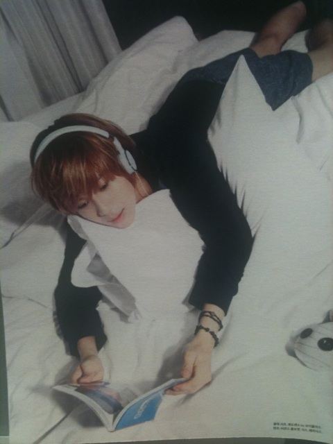 Taemin+dressed+as+a+girl+2011