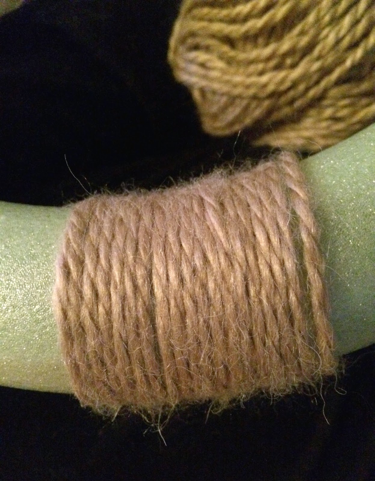 Magnolia Mamas DIY Yarn Wreath {Tutorial}