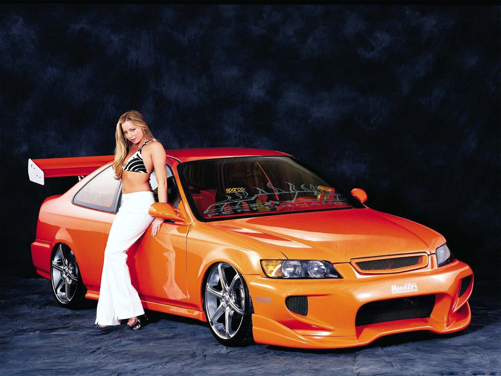 http://4.bp.blogspot.com/-NGo78fYp2b0/UQFUxY7-f9I/AAAAAAAAPWg/kssdoQwk6a0/s1600/girl_and_car_wallpaper_09-1024x768.jpg