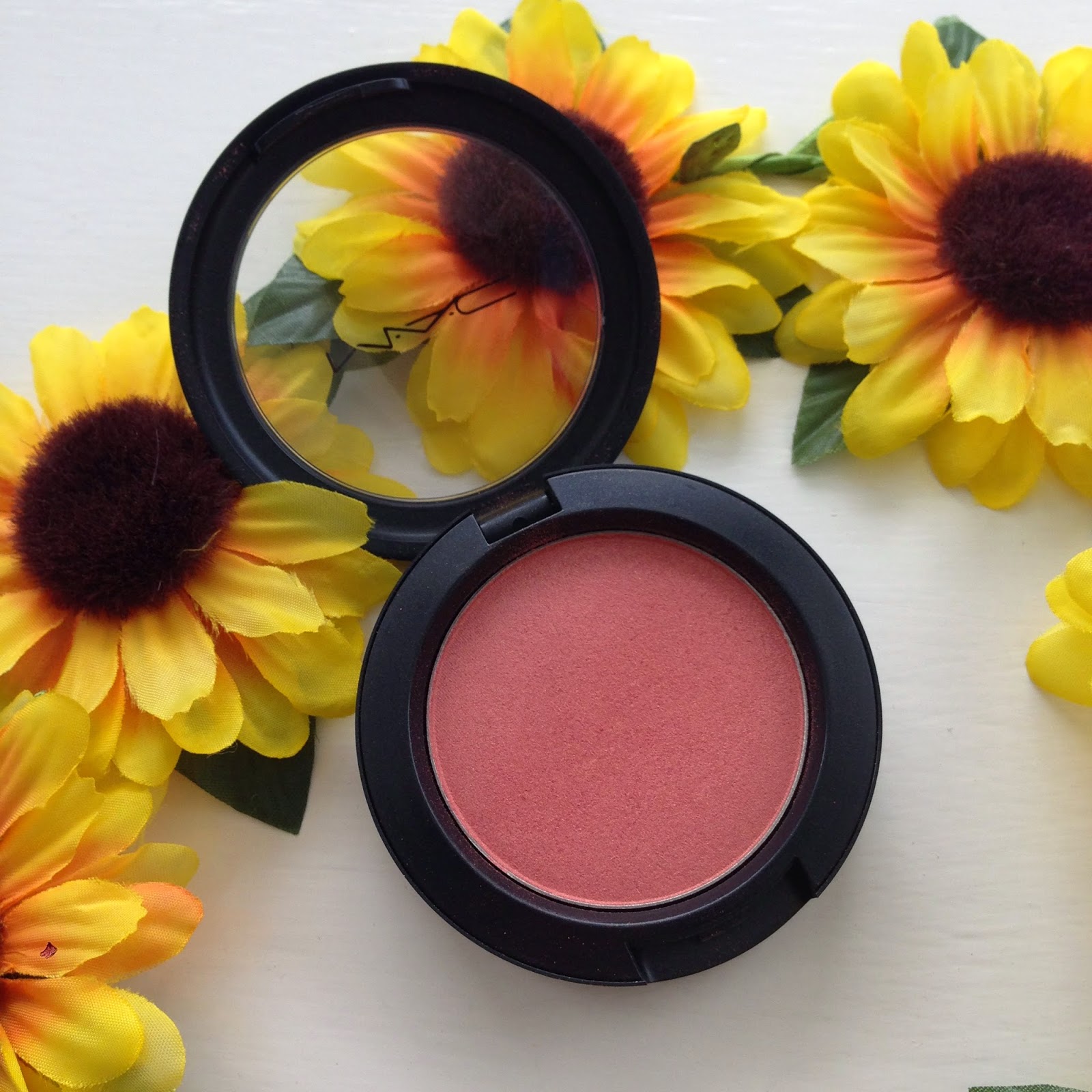 Review MAC's "Peachy Keen" Blush. JessieAnn.co.uk