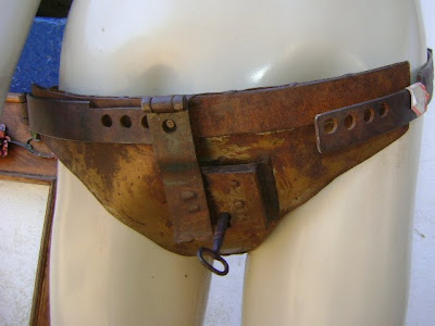 chastity belt зурган илэрцүүд