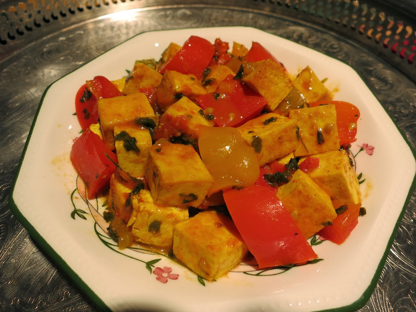 Geetha's Kitchen Kadai Tofu (Stirfried Tofu With Onions and Bell Peppers)