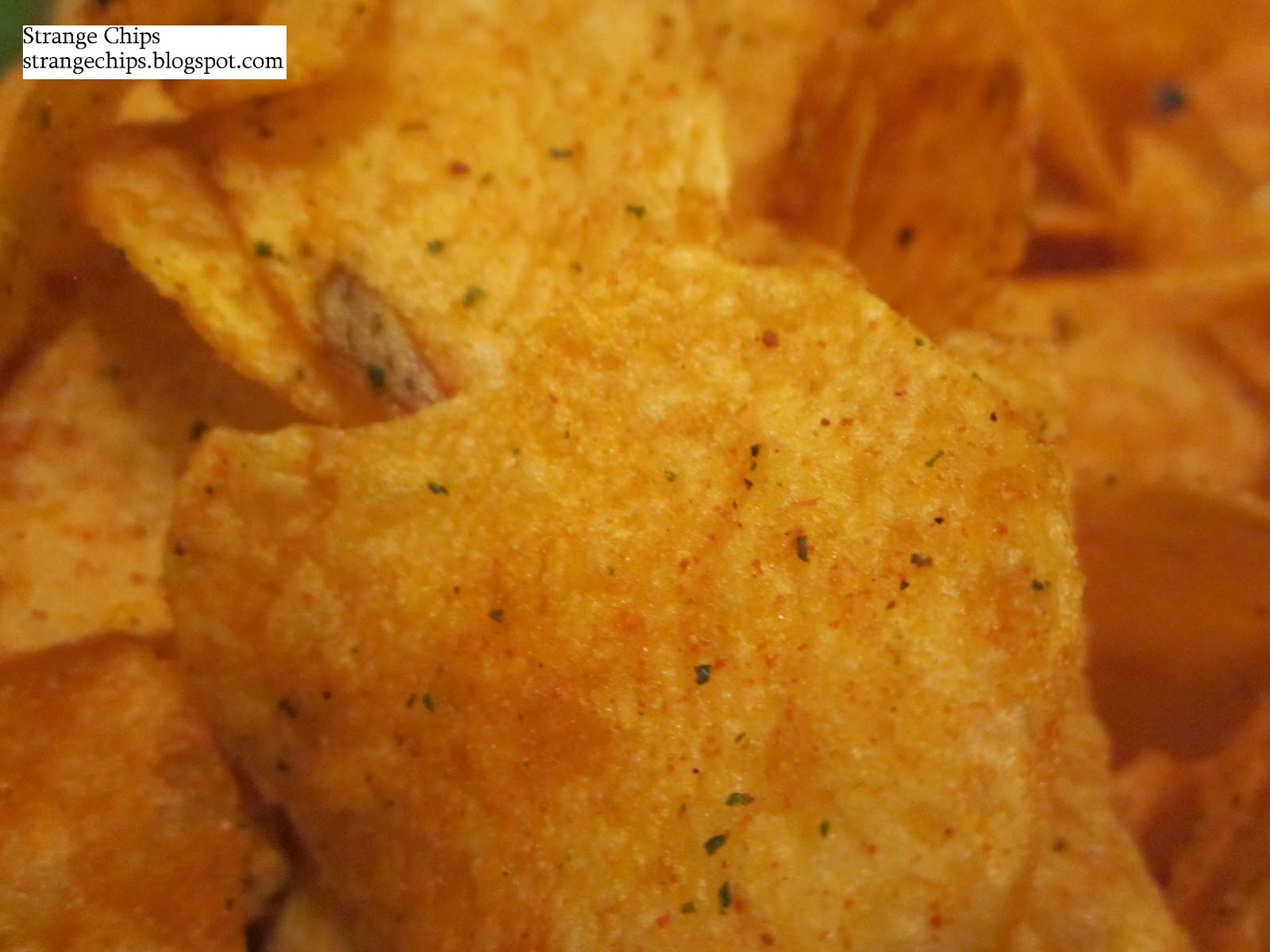 Strange Chips Lays Garden Tomato & Basil