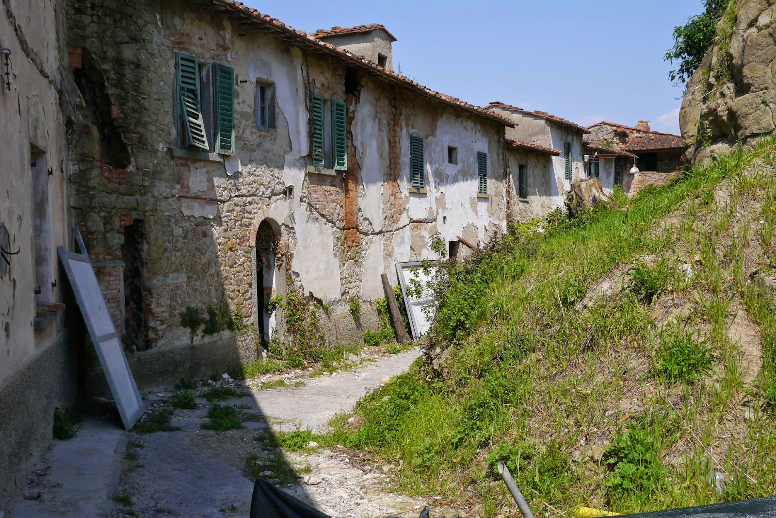 girovagando CASTELNUOVO DEI SABBIONI TRA VECCHIO E NUOVO