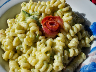 carbonara di zucchine con turbante di bacon croccante
