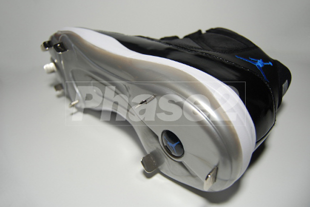 jordan space jam cleats