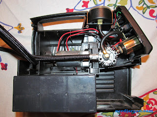 Campbell Hausfeld Tire Inflator - Case cracked open Campbell Hausfeld Tire Inflator - Case cracked open