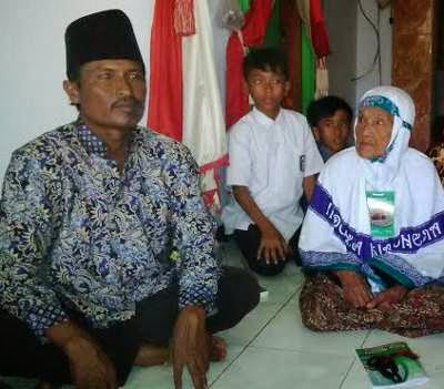 http://arminarekajatim.blogspot.com/2014/09/menabung-9-tahun-sukarni-nenek-99-tahun.html
