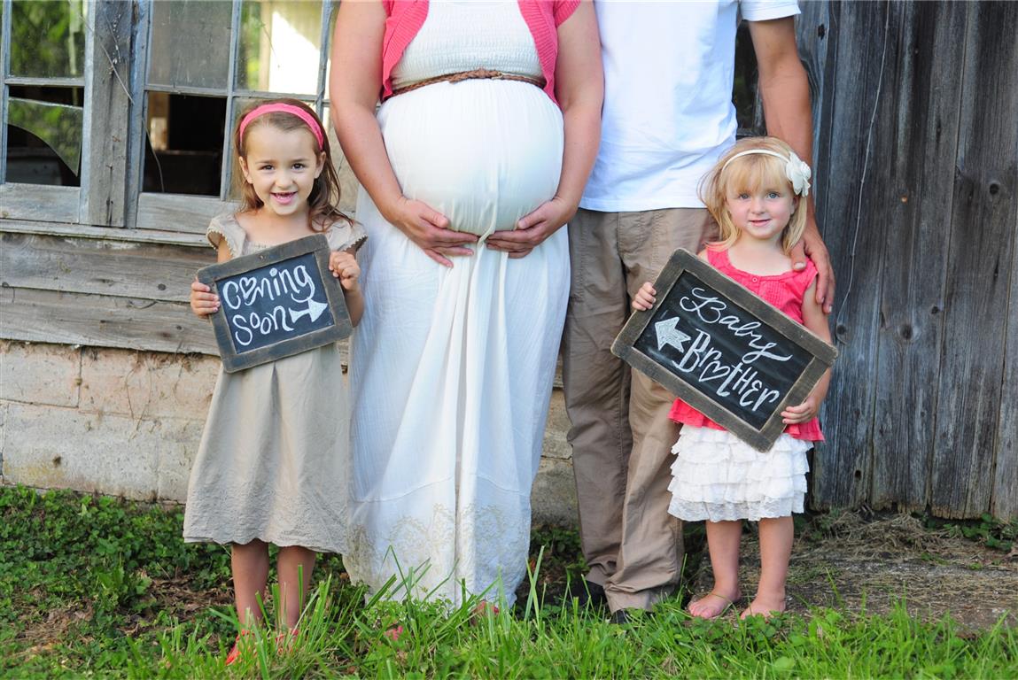 Capturing Moments by Julia Maternity shoot