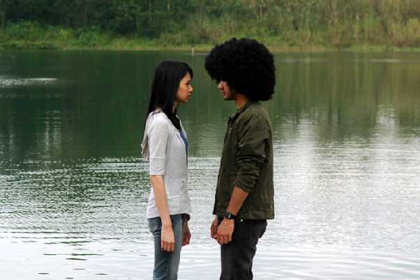 Film ini juga dibuka dengan