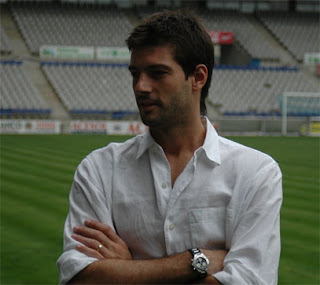 Gastón Pezzuti renovó su contrato hasta el 2012