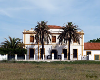 Cortijo de la Dehesilla a la entrada del Parque Natural de Cornalvo