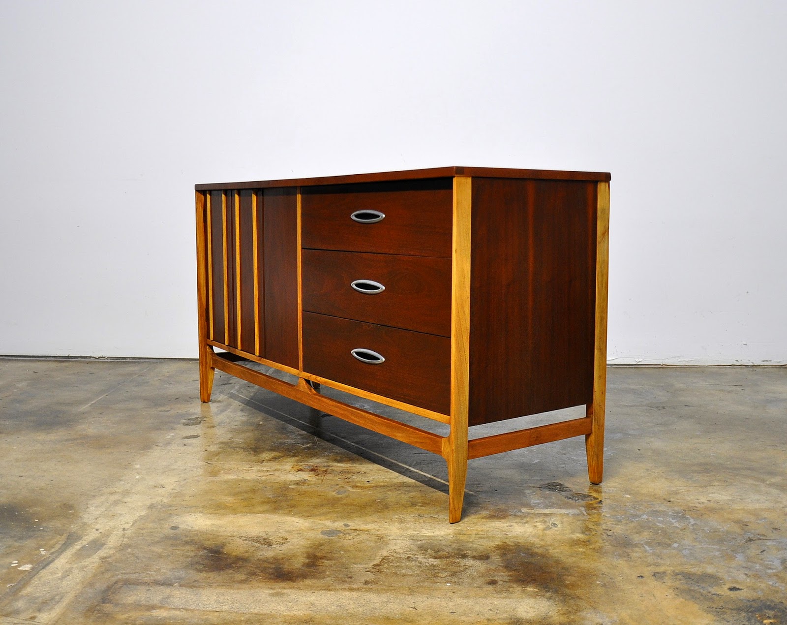SELECT MODERN: Mid Century Credenza, Bar, Buffet or Sideboard