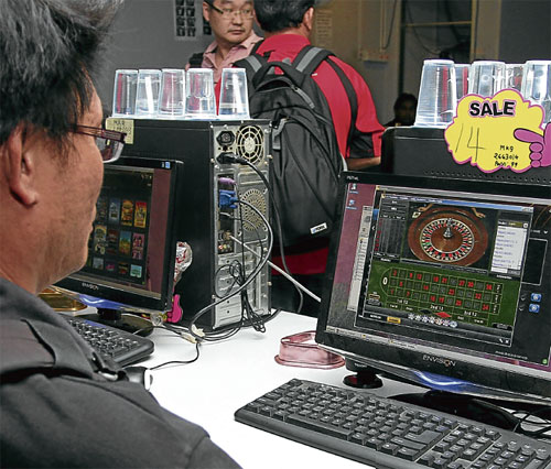 KETAGIHAN berjudi di Internet bukan sekadar masalah penggunaan