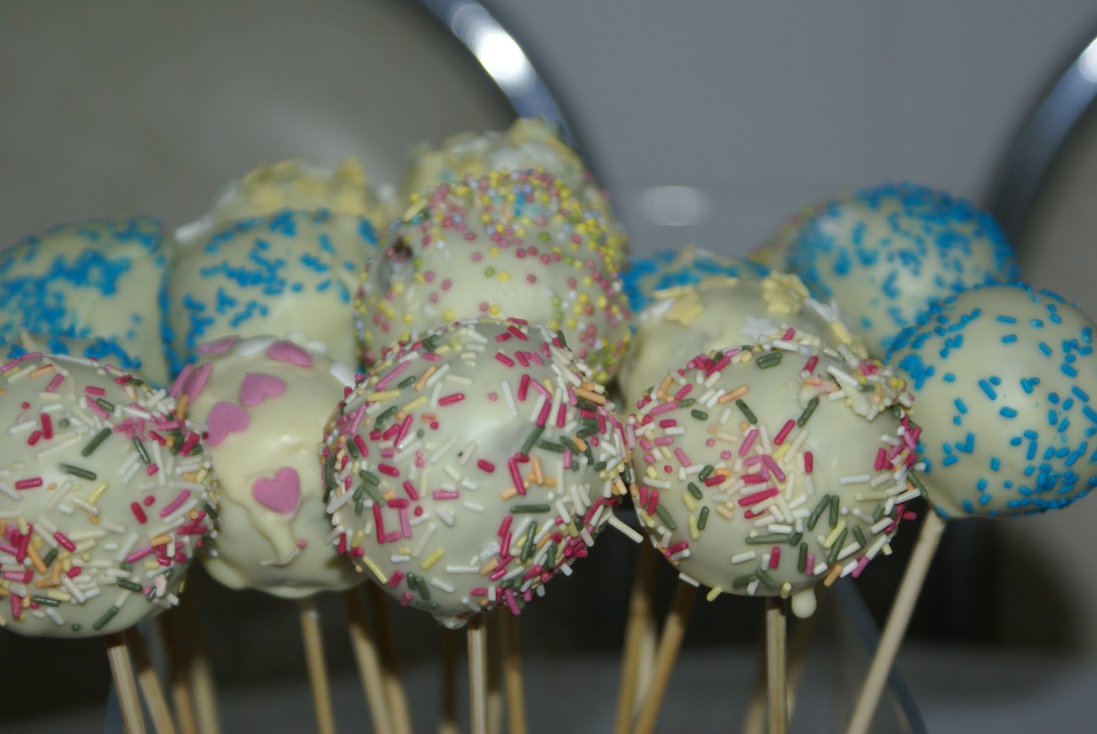 Cotton Candy Vanilla Cake Pops