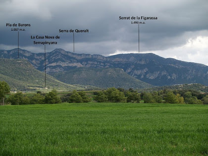 La Serra de Queralt amb La Figarassa al seu darrere La Serra de Queralt amb La Figarassa al seu darrere