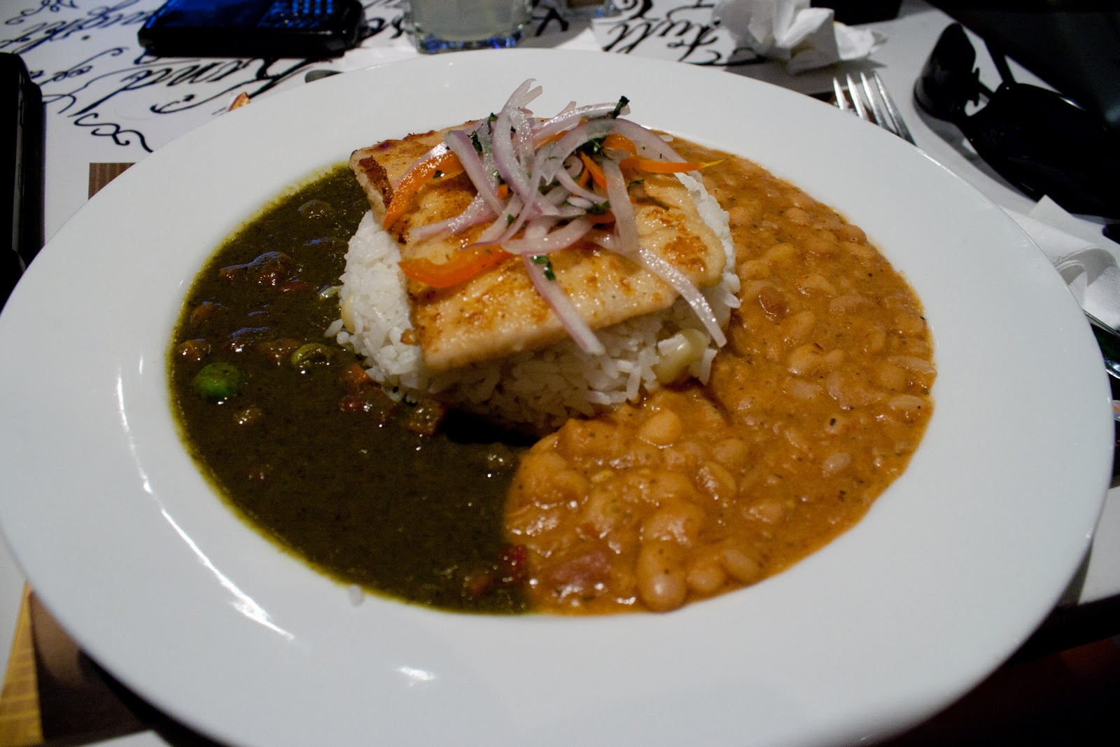 >Almorzando en "Salsa’s bar & grill" El Gourmet trucho