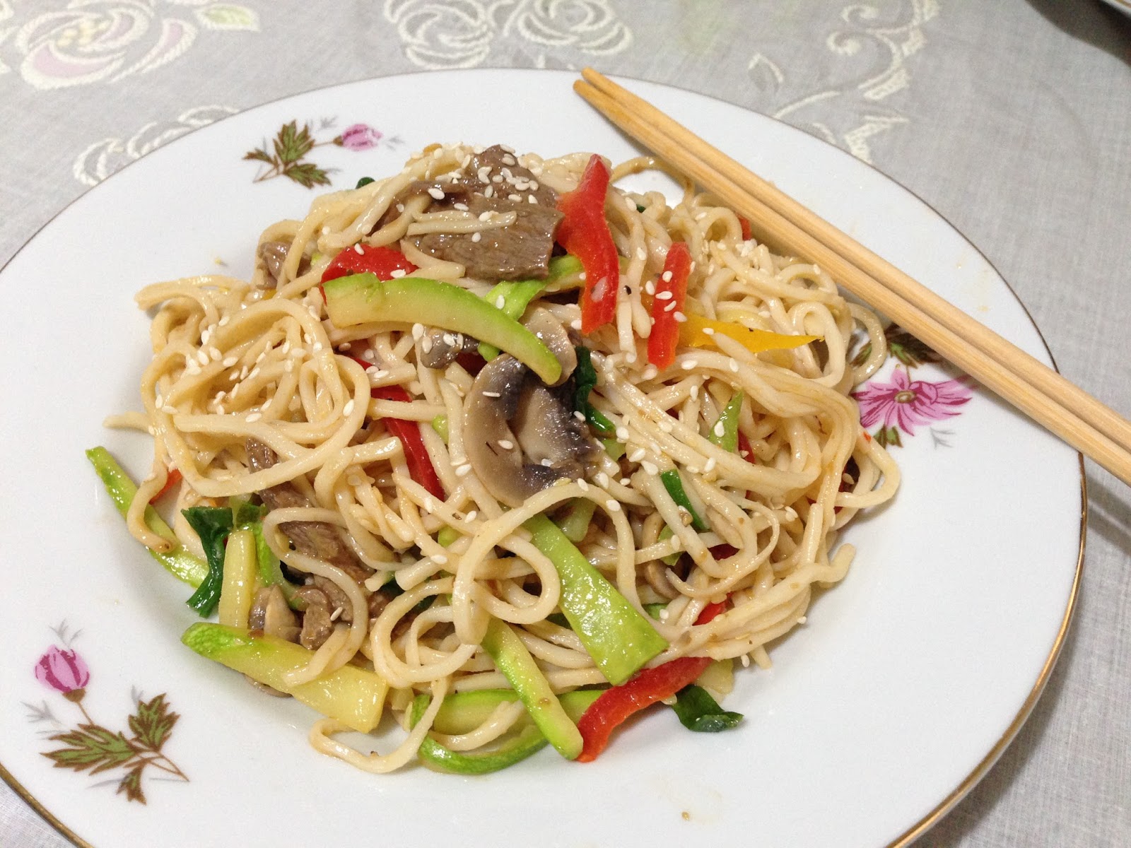 Şebo�nun Mutfağı DANA ETLİ VE MANTARLI NOODLE