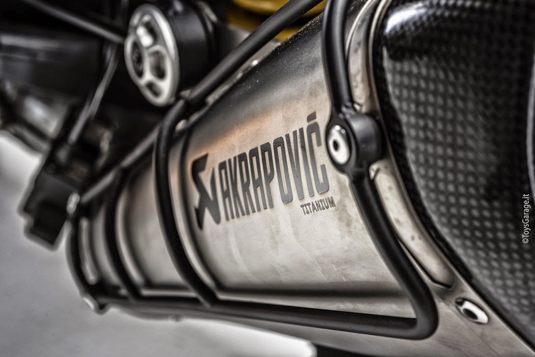 Shaker RocketGarage Cafe Racer Magazine