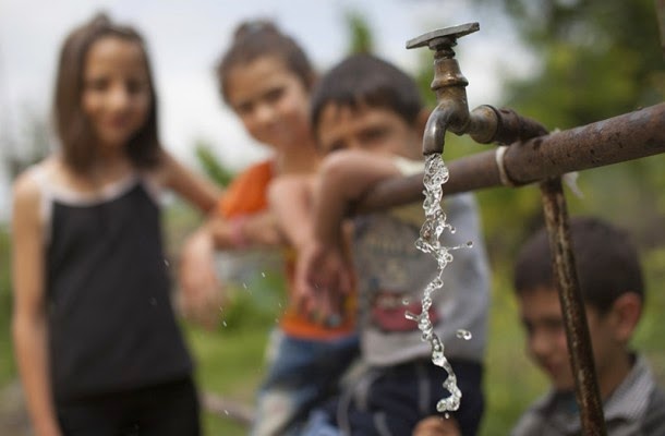 Fusionan empresas de agua para ser entregadas bajo una concesión en Ereván