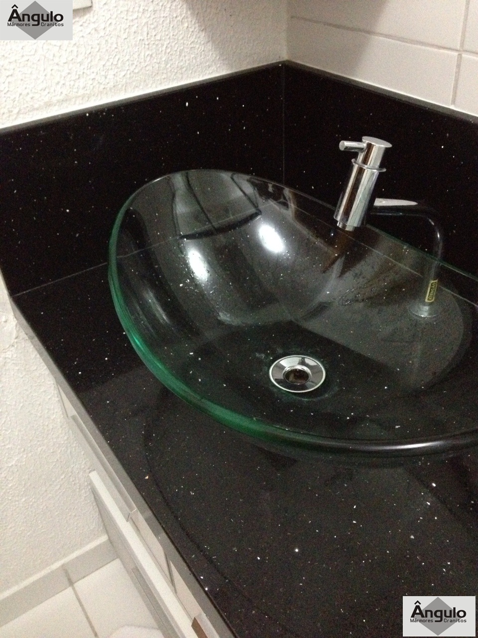 Ângulo Mármores e Granitos Bancada de Banheiro em Silestone Negro Stelar -> Cuba De Vidro Para Banheiro Salvador Ângulo Mármores e Granitos Bancada de Banheiro em Silestone Negro Stelar -> Cuba De Vidro Para Banheiro Salvador