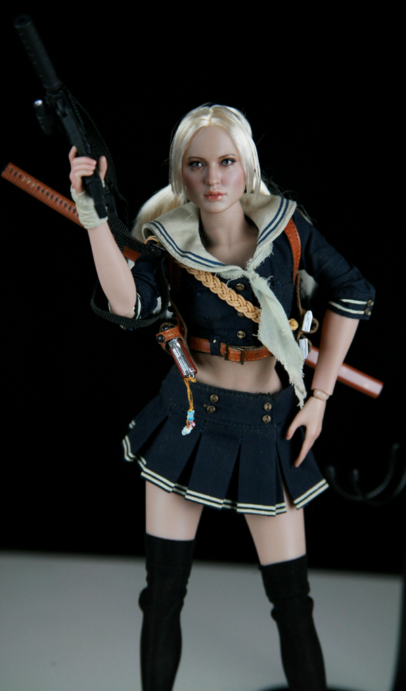 Fruitless Pursuits Review Hot Toys Sucker Punch Babydoll!