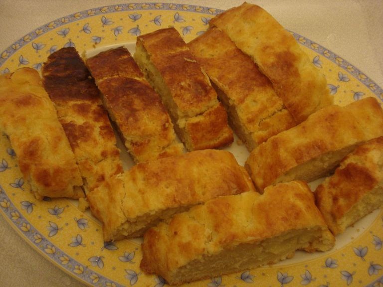 ELMANIN KABUĞU PATATESLİ POĞACA( kremalı iç harcı ile)