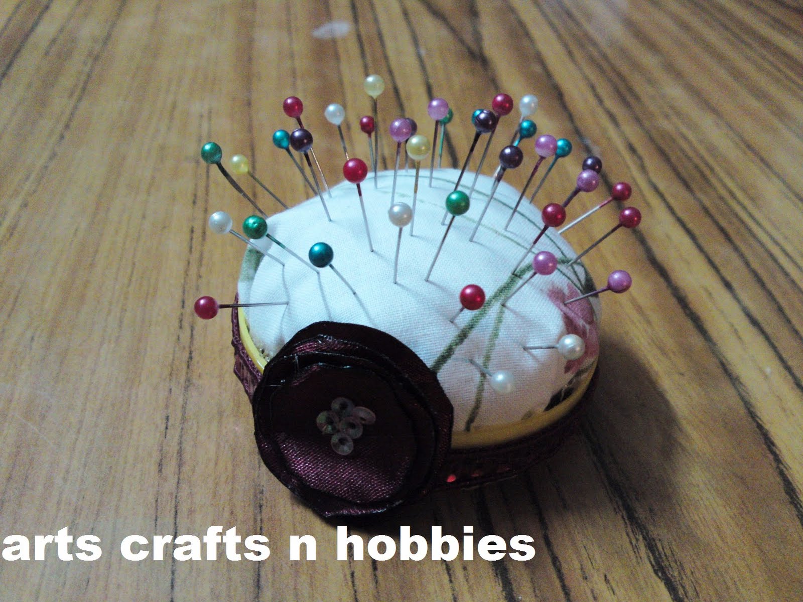 arts crafts n hobbies Wide bottle cap pin cushion Tutorial