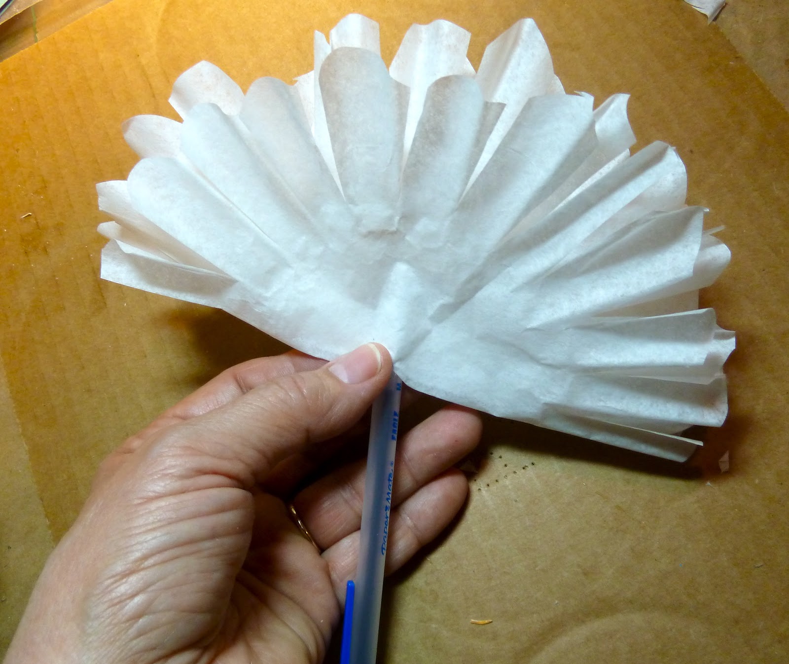 Make it easy crafts Revisiting Coffee Filter carnation pens