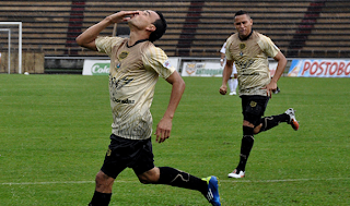 Pekérman defendió los microciclos de la selección