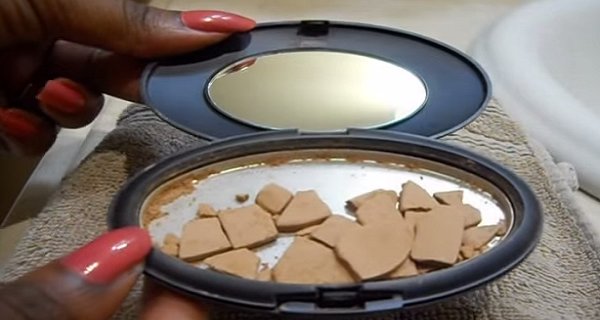 She Added Alcohol In Her Broken Powder – When You See Why, You’ll Do The Same (Video) She Added Alcohol In Her Broken Powder
