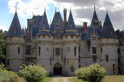 Les Châteaux Royaux , Seigneuriaux et les villes Royales, Historique en
