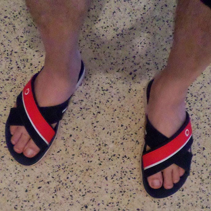 Chinelo masculino Cartago Málaga slide adulto Homem usando Chinelo masculino Cartago Málaga slide adulto
