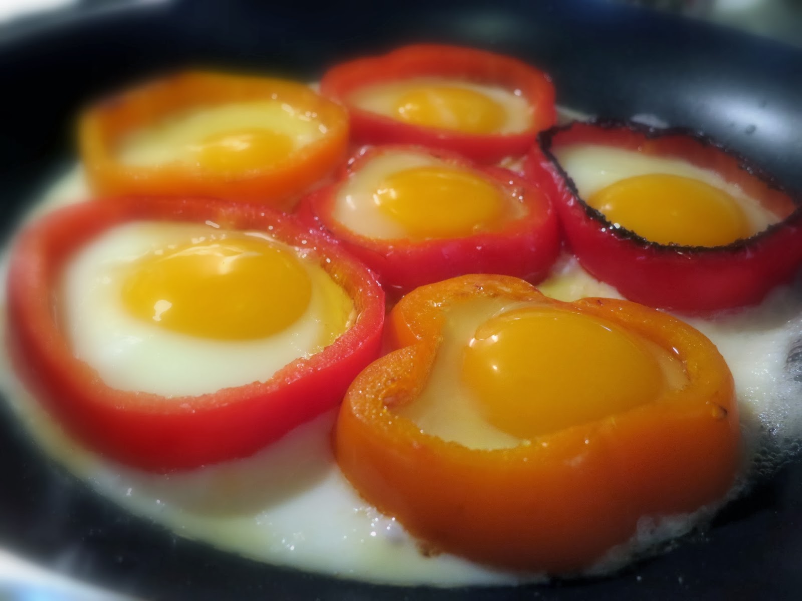 Amateur Omnivore Fried Eggs in Bell Pepper Rings