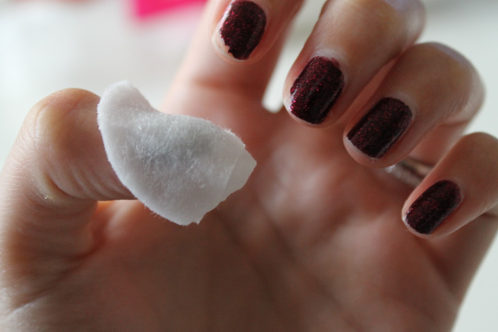 MissBudgetBeauty How To Remove Glitter Polish