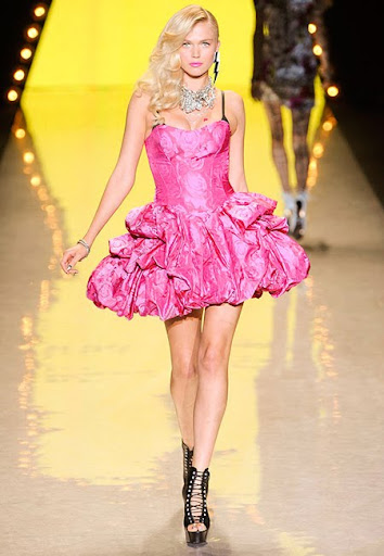 Къса ярко розова рокля от Betsey Johnson